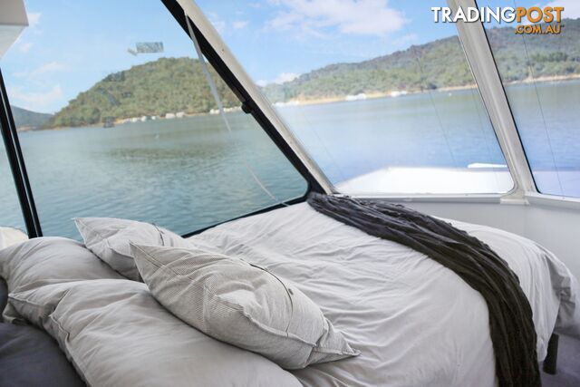 Sorrento Houseboat Holiday Home on Lake Eildon