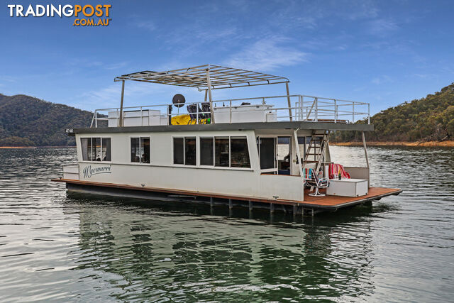 WYEWURRI Houseboat Holiday Home on Lake Eildon