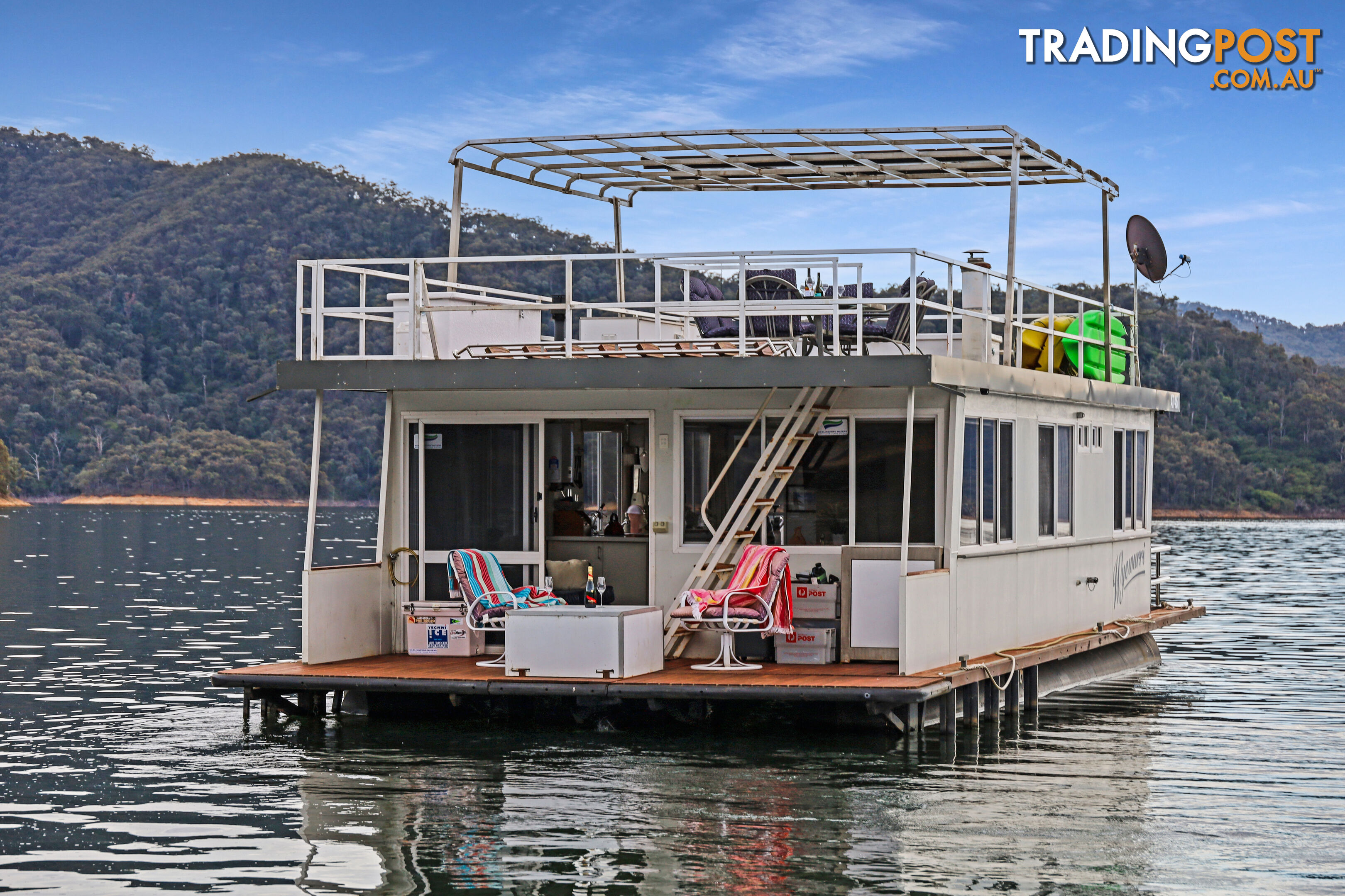 WYEWURRI Houseboat Holiday Home on Lake Eildon