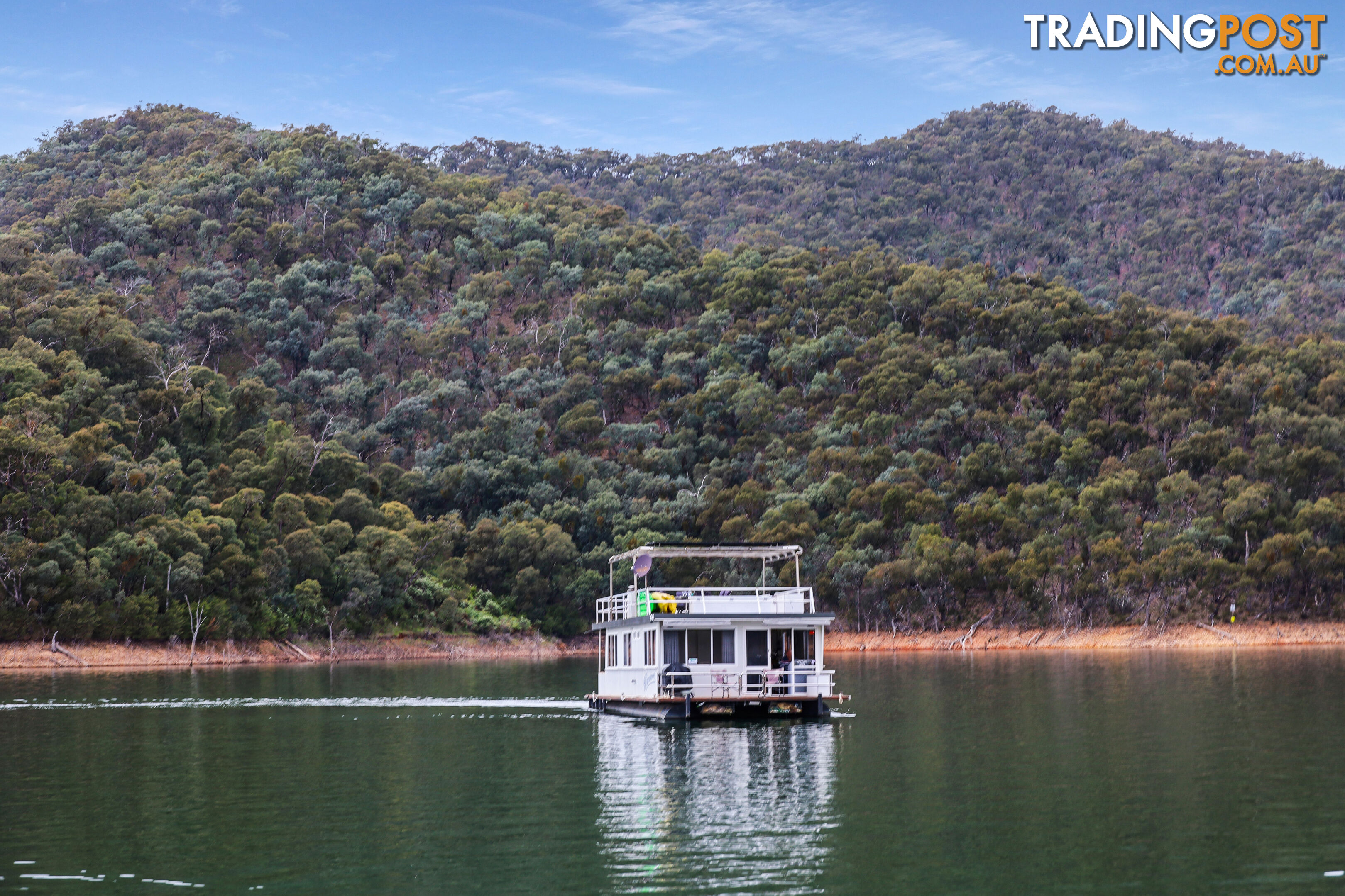 WYEWURRI Houseboat Holiday Home on Lake Eildon