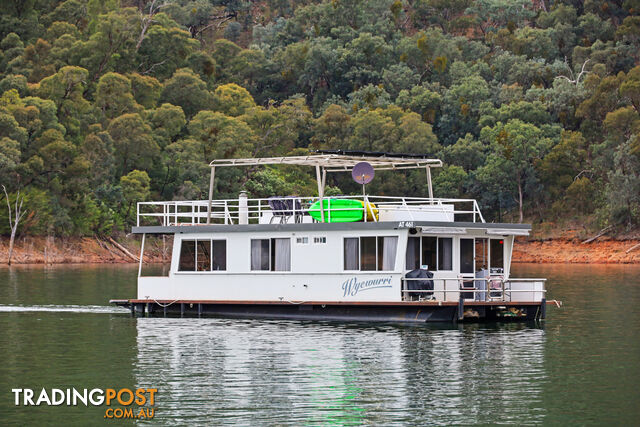 WYEWURRI Houseboat Holiday Home on Lake Eildon