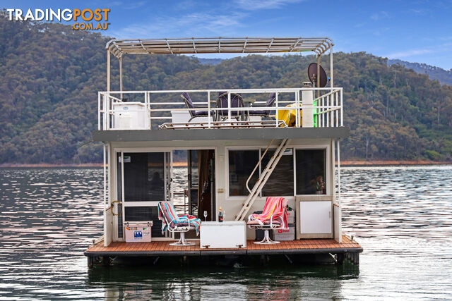 WYEWURRI Houseboat Holiday Home on Lake Eildon