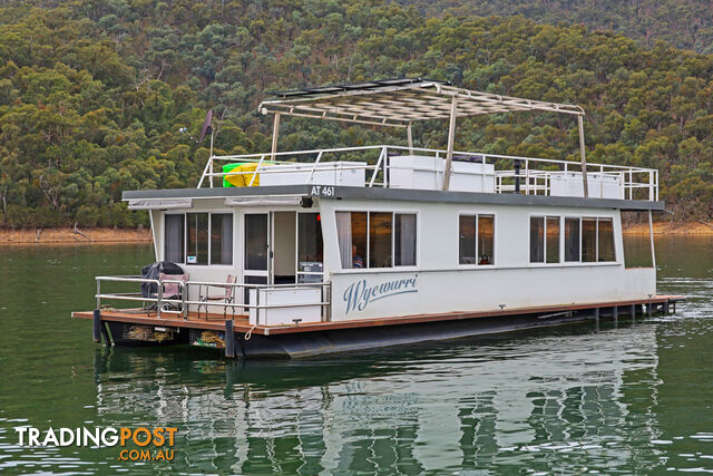 WYEWURRI Houseboat Holiday Home on Lake Eildon