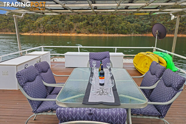 WYEWURRI Houseboat Holiday Home on Lake Eildon