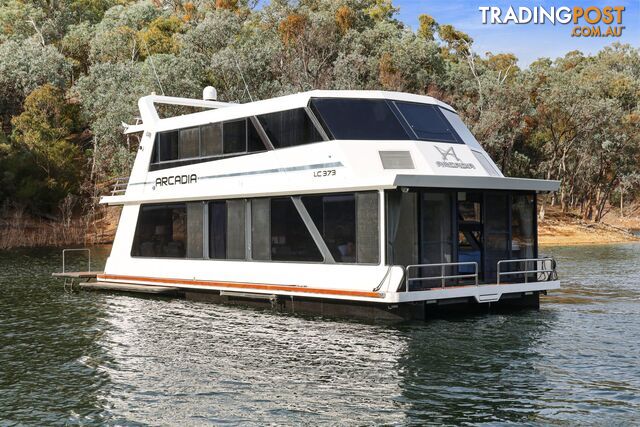 Arcadia Houseboat Holiday Home on Lake Eildon