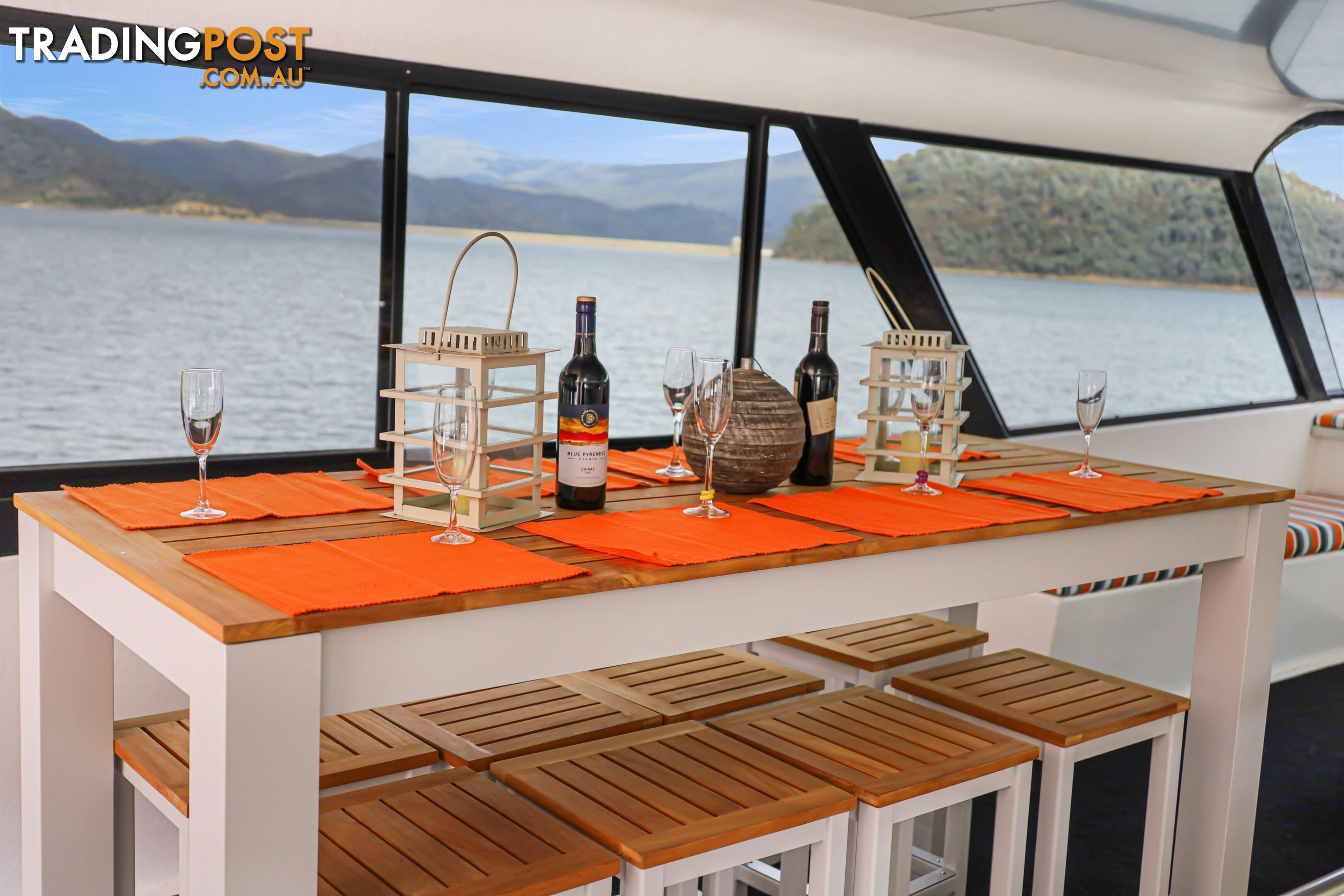 Arcadia Houseboat Holiday Home on Lake Eildon