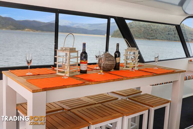 Arcadia Houseboat Holiday Home on Lake Eildon