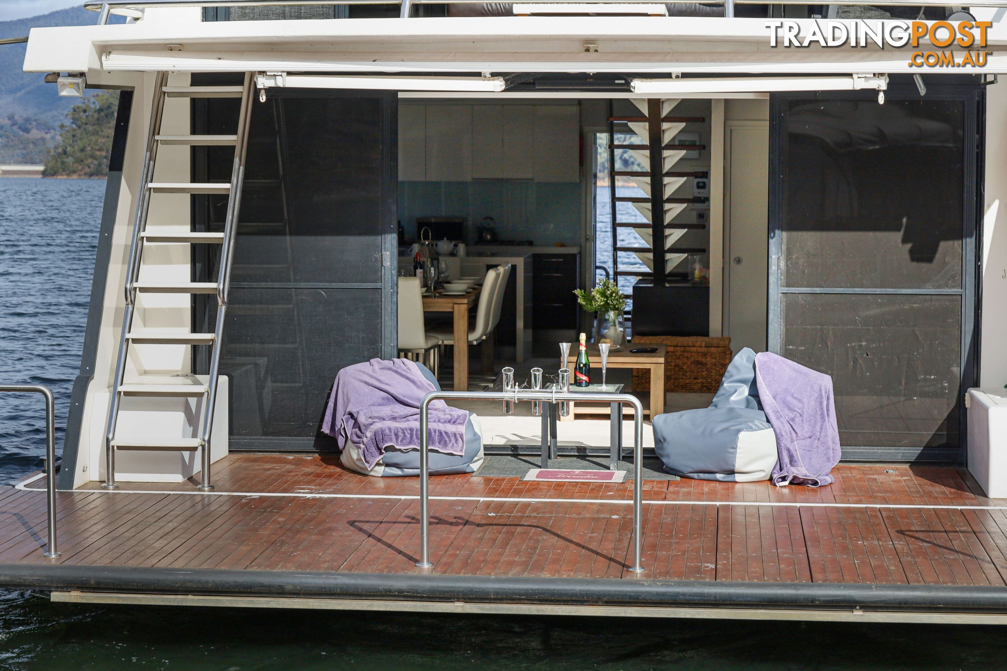 Arcadia Houseboat Holiday Home on Lake Eildon