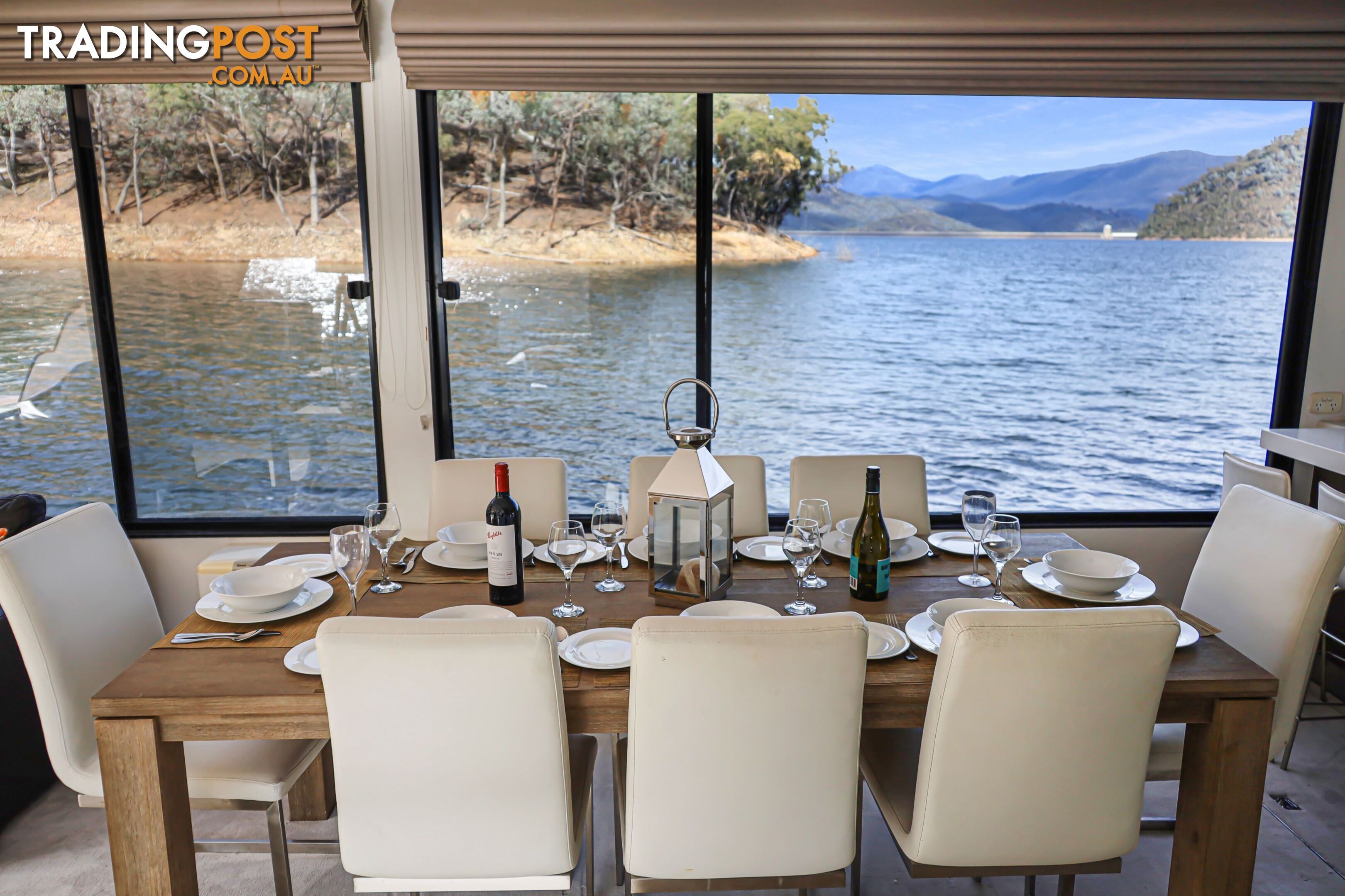 Arcadia Houseboat Holiday Home on Lake Eildon