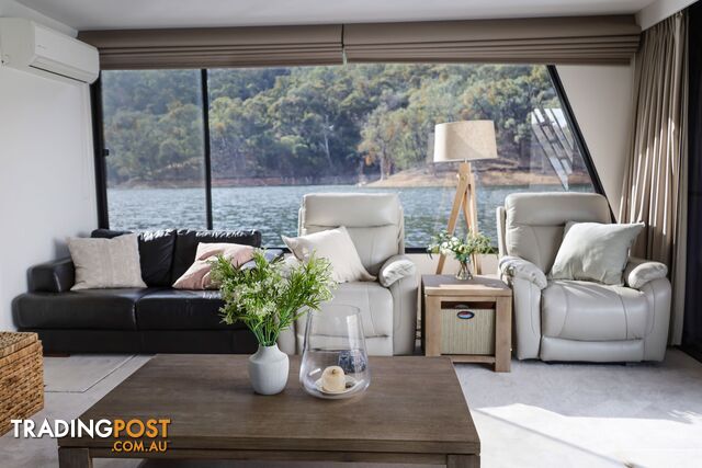 Arcadia Houseboat Holiday Home on Lake Eildon