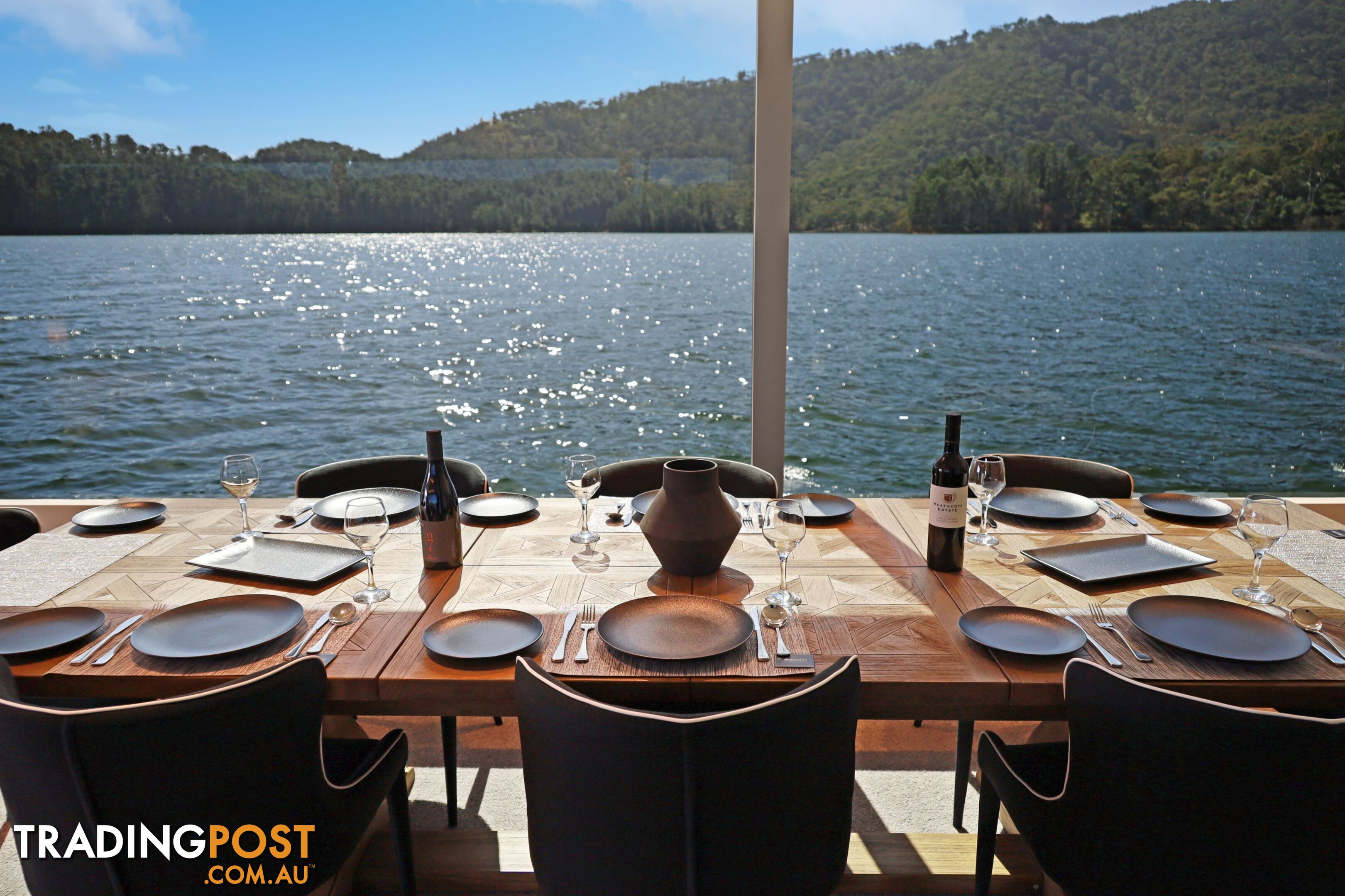 Signature Houseboat Holiday Home on Lake Eildon