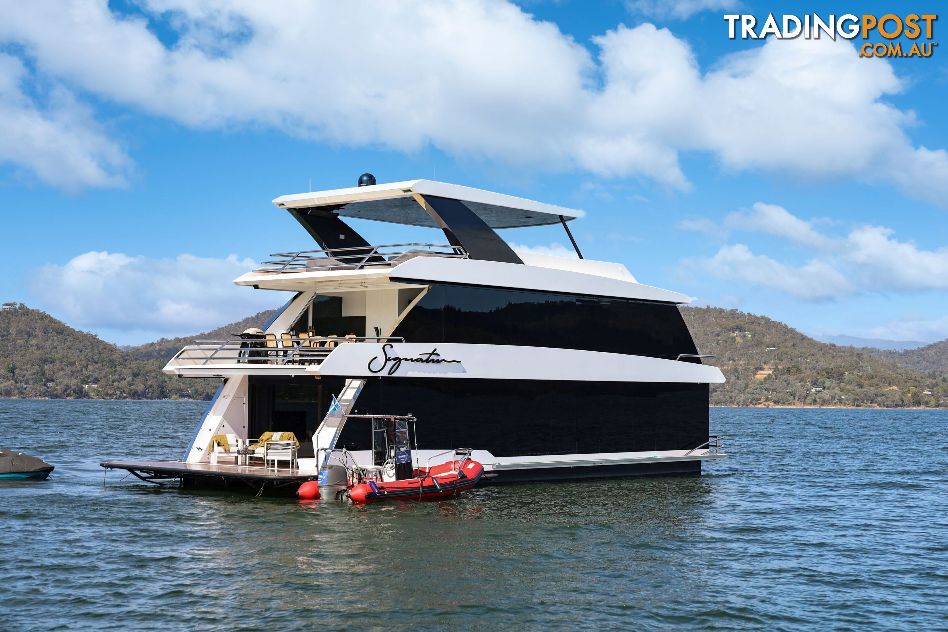 Signature Houseboat Holiday Home on Lake Eildon