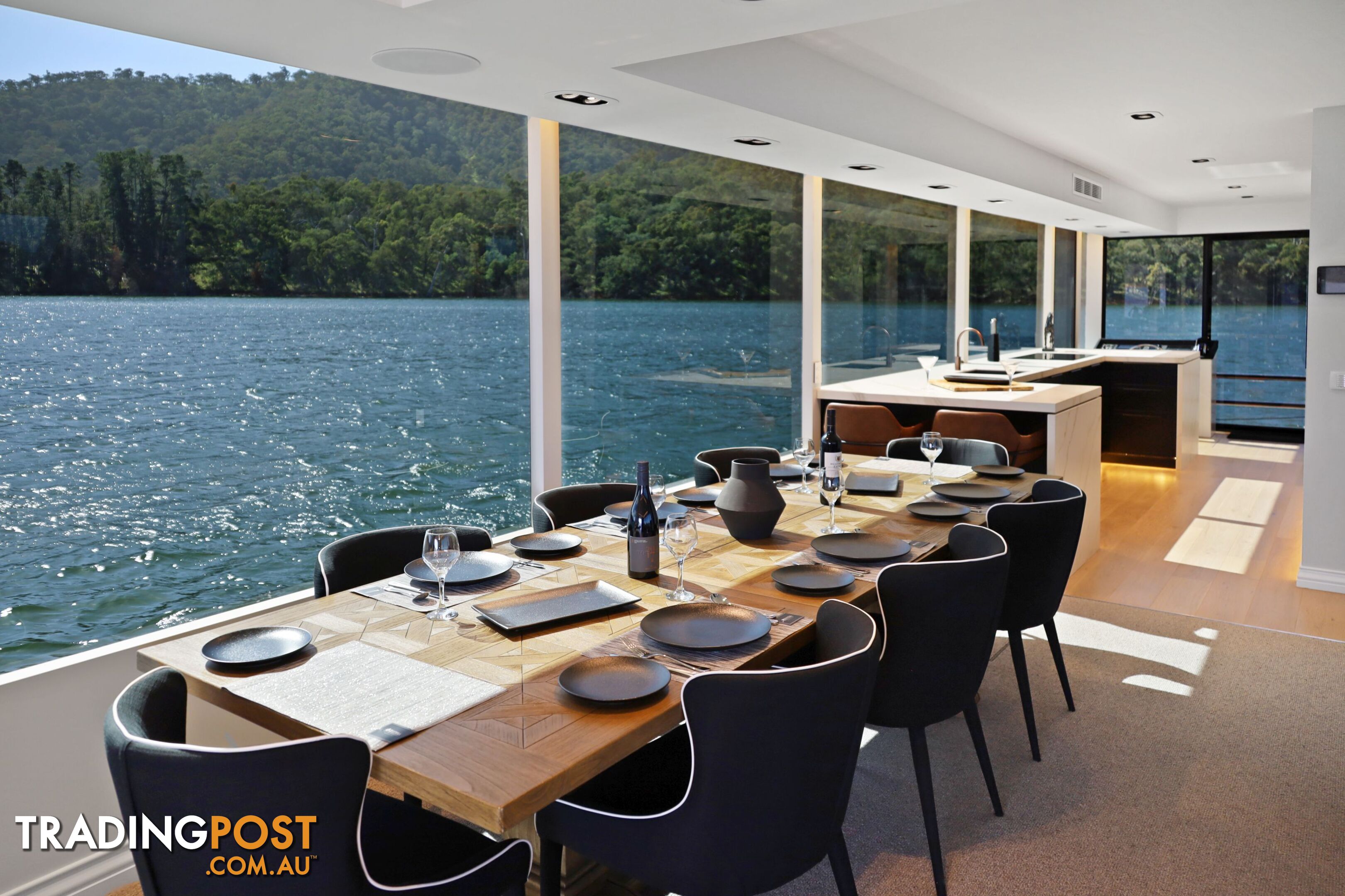 Signature Houseboat Holiday Home on Lake Eildon