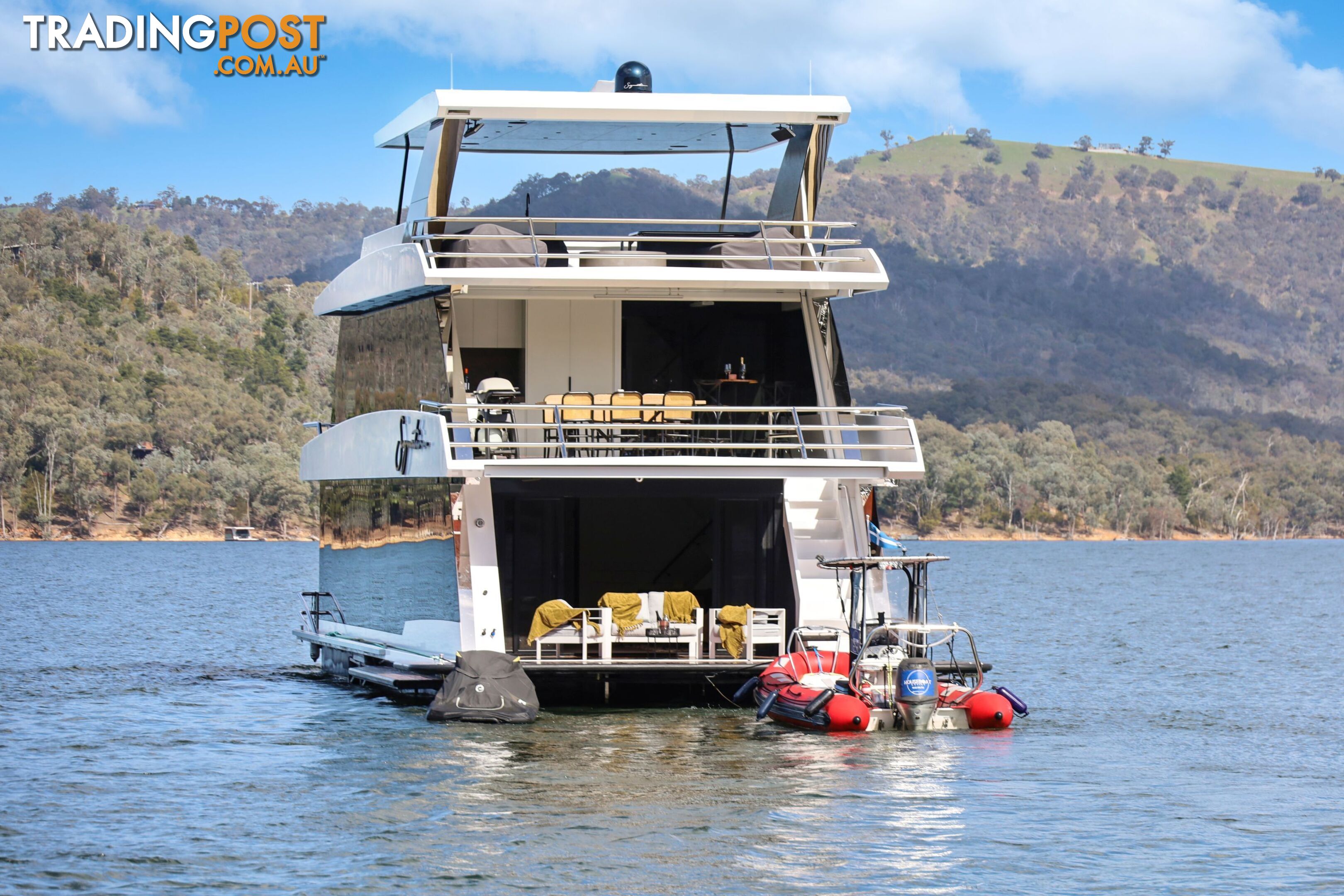 Signature Houseboat Holiday Home on Lake Eildon