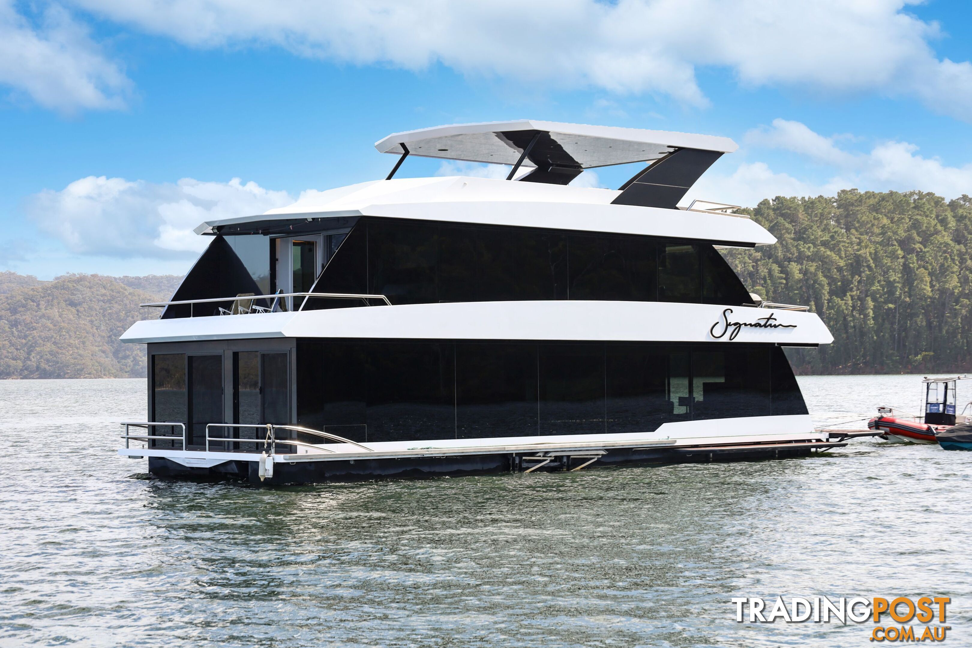 Signature Houseboat Holiday Home on Lake Eildon