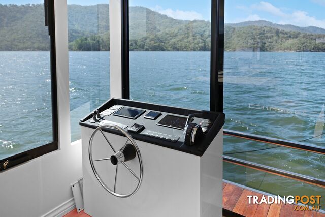 Signature Houseboat Holiday Home on Lake Eildon