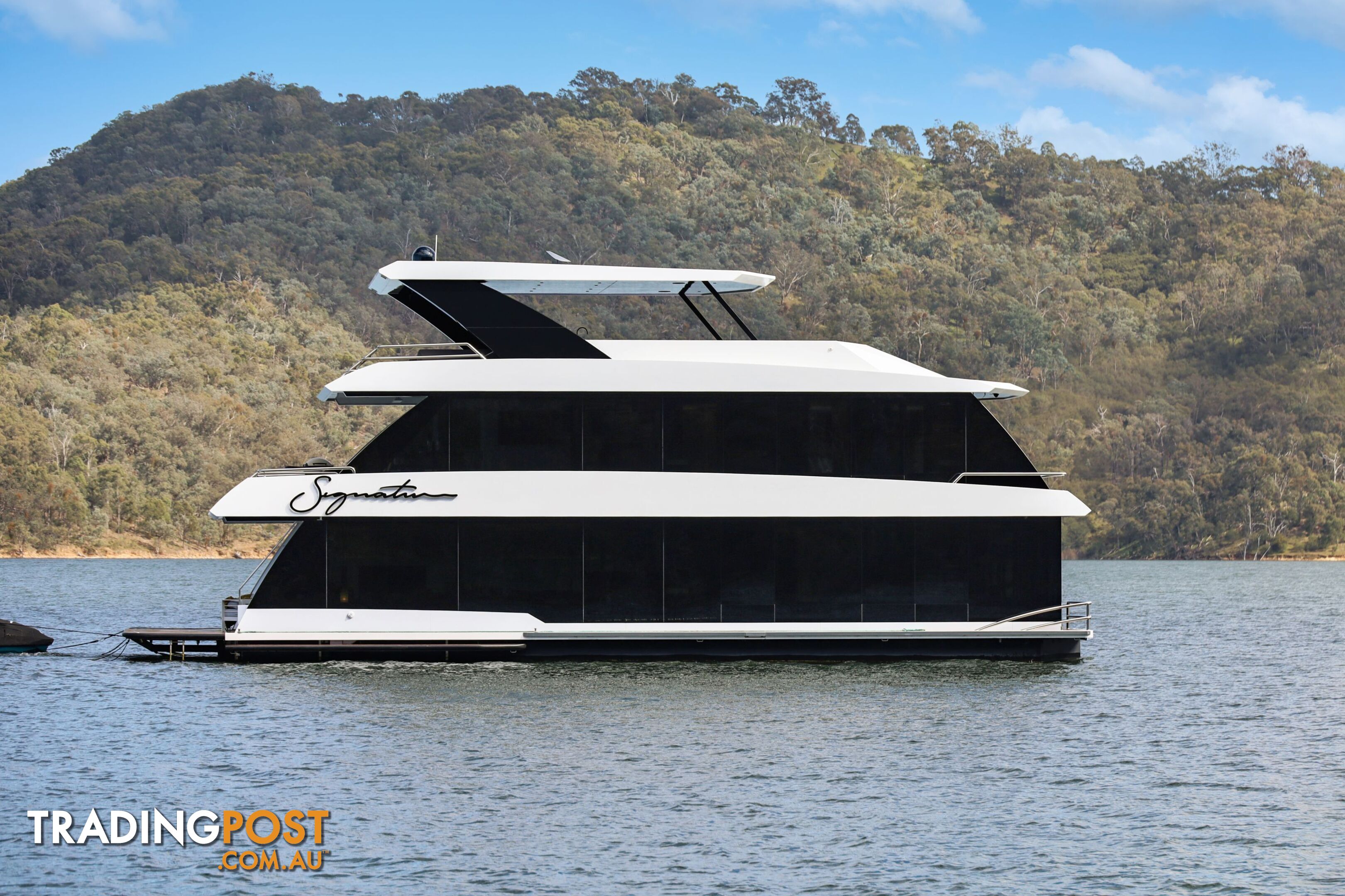 Signature Houseboat Holiday Home on Lake Eildon