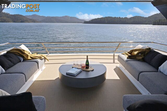 Signature Houseboat Holiday Home on Lake Eildon