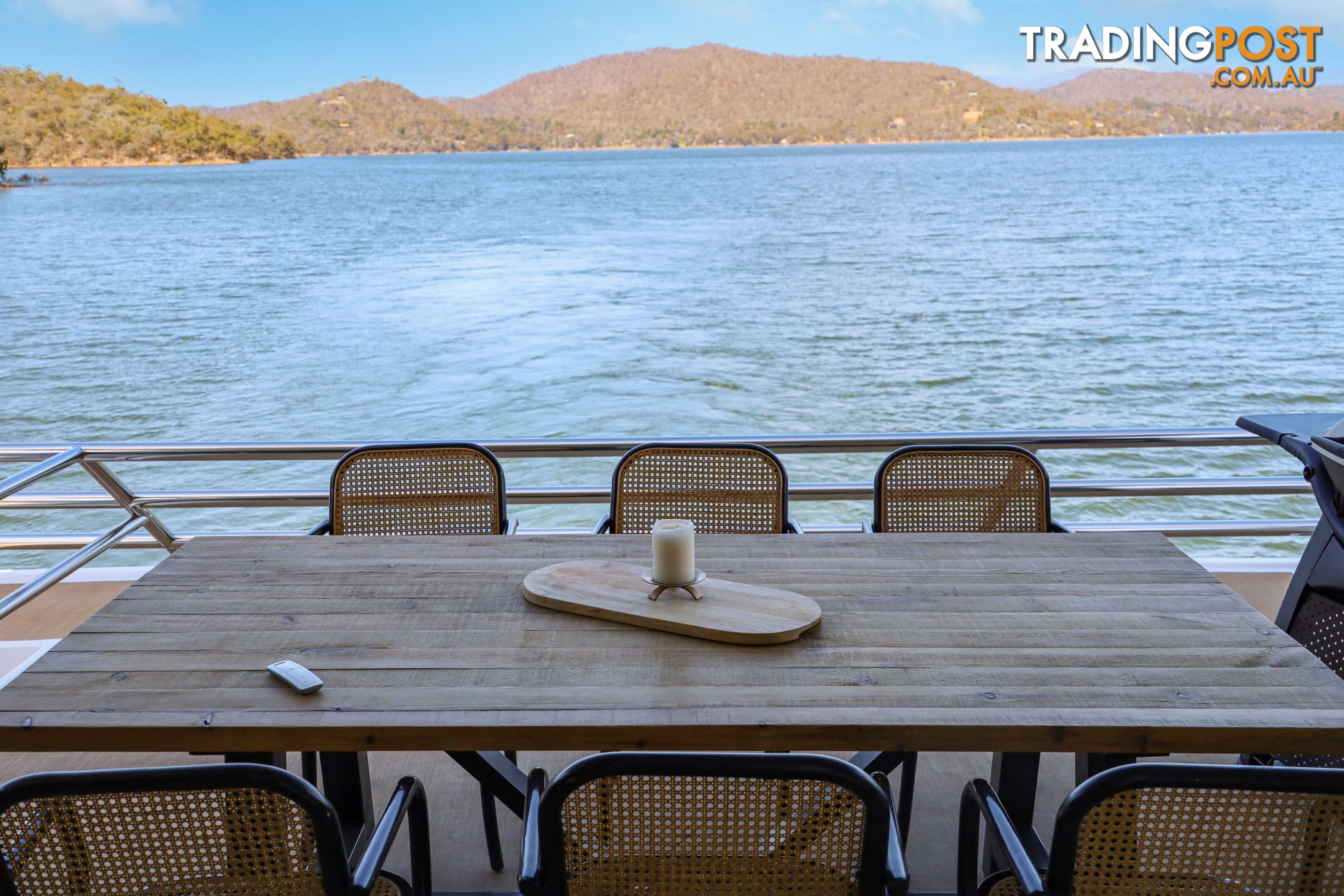 Signature Houseboat Holiday Home on Lake Eildon