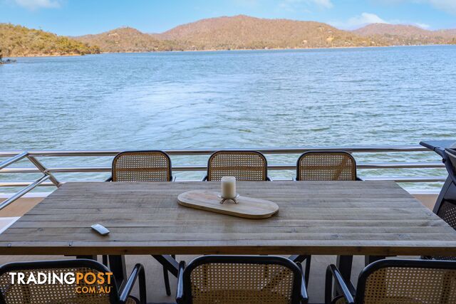 Signature Houseboat Holiday Home on Lake Eildon