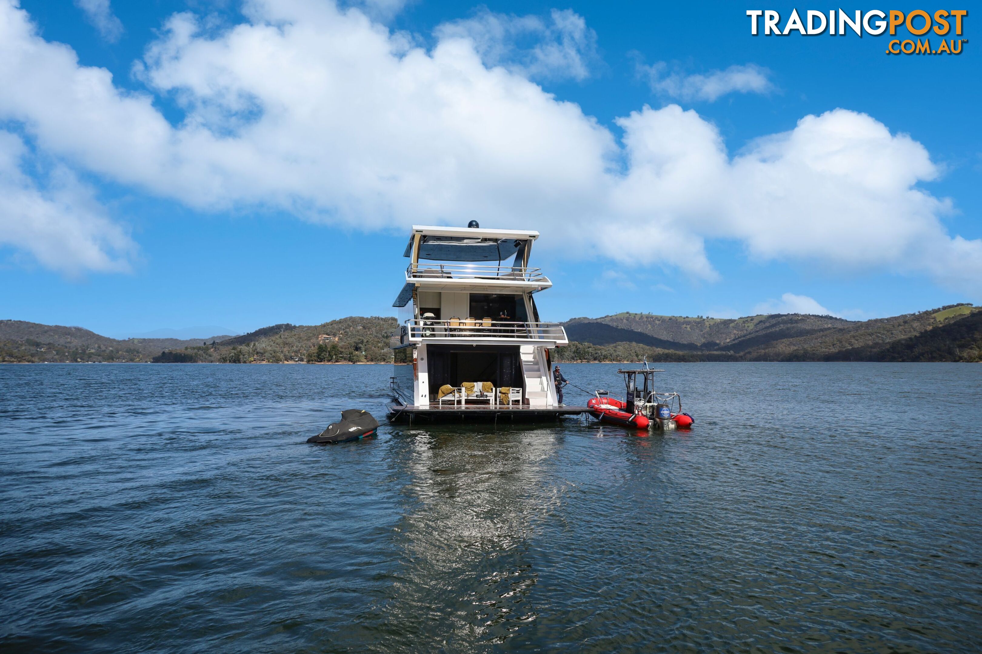 Signature Houseboat Holiday Home on Lake Eildon