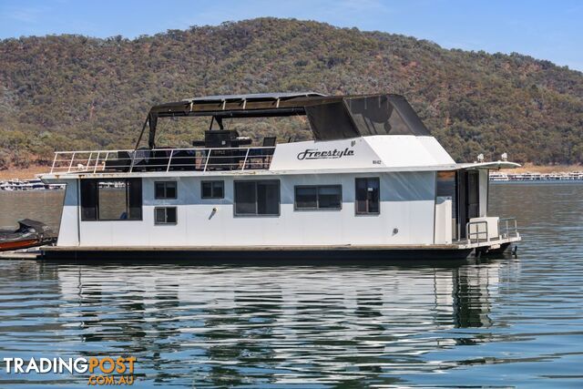 FREESTYLE Houseboat Holiday Home at Lake Eildon - photo 4 of 28