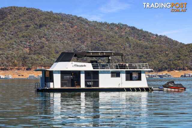 FREESTYLE Houseboat Holiday Home at Lake Eildon - photo 3 of 28