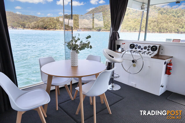 Rippatoo Houseboat Holiday Home on Lake Eildon