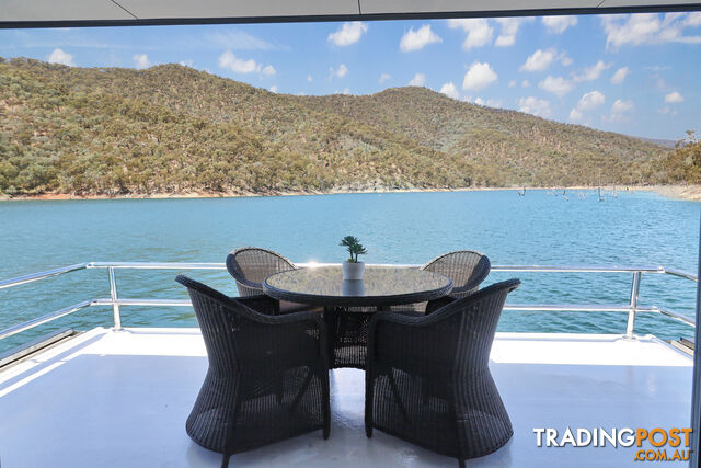 Rippatoo Houseboat Holiday Home on Lake Eildon