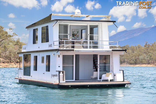 Rippatoo Houseboat Holiday Home on Lake Eildon