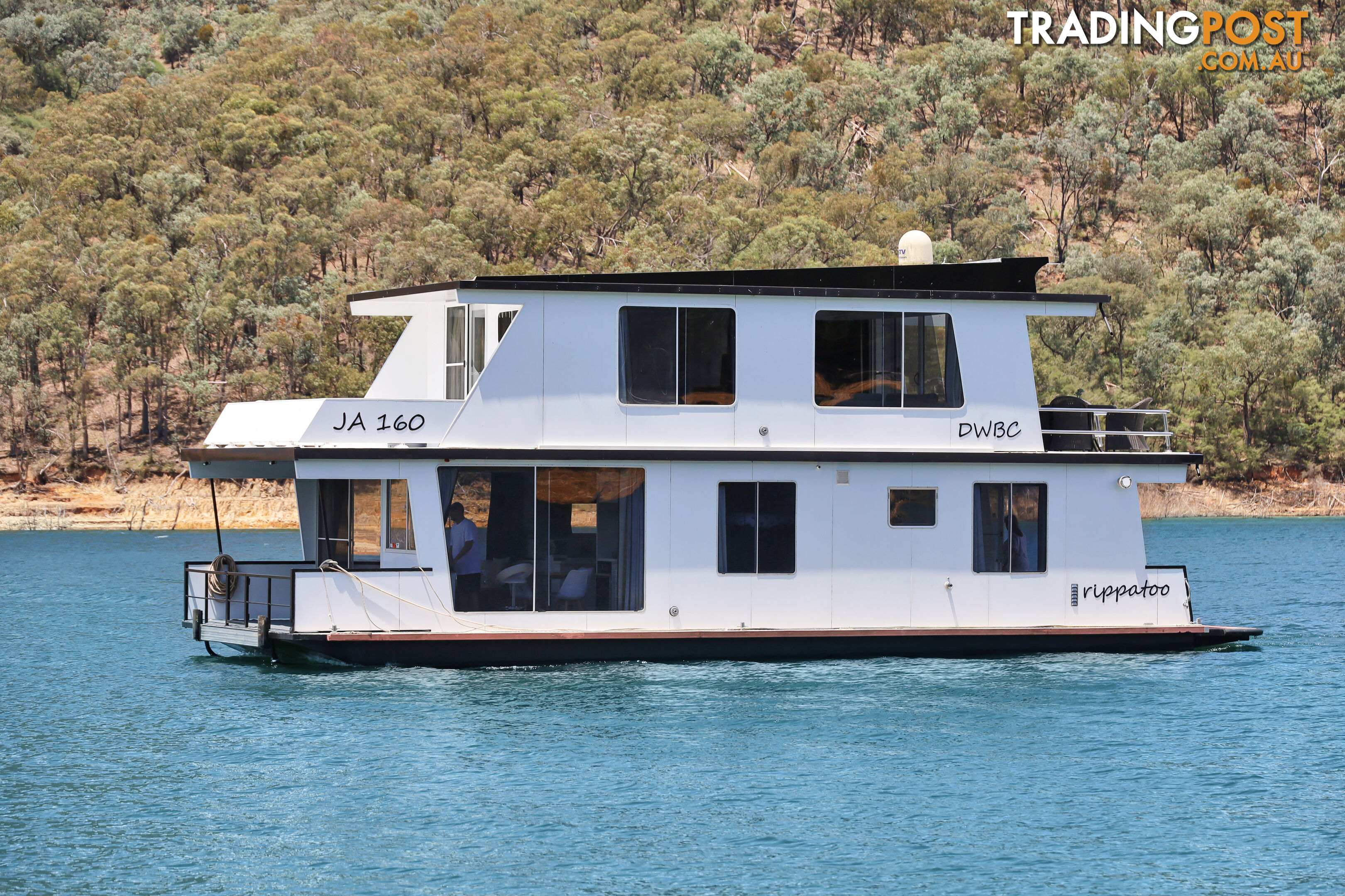 Rippatoo Houseboat Holiday Home on Lake Eildon