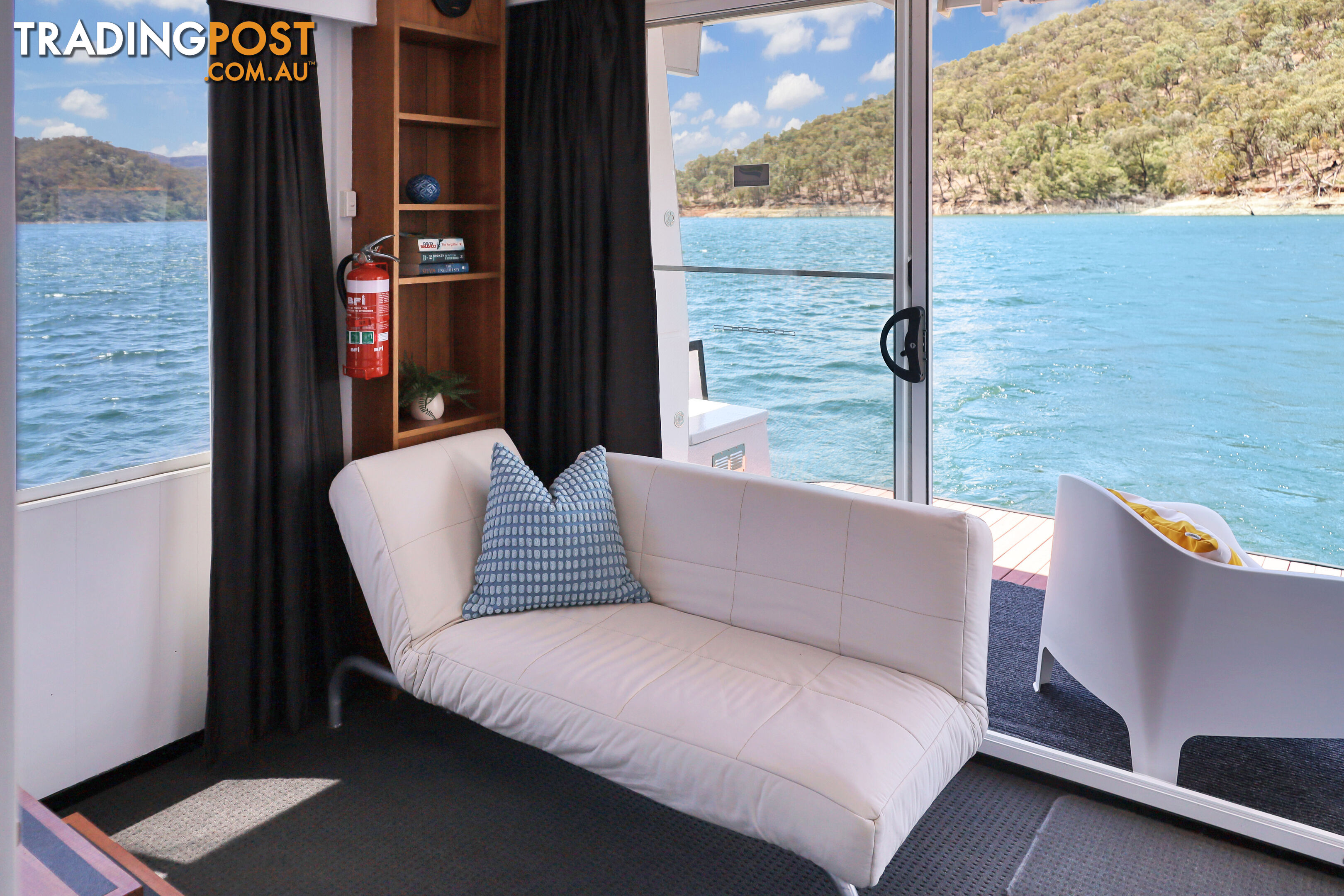 Rippatoo Houseboat Holiday Home on Lake Eildon