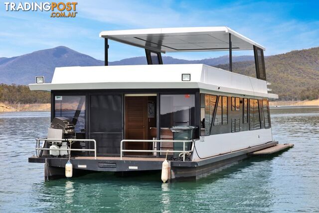 KAPALUA Houseboat Holiday Home on Lake Eildon