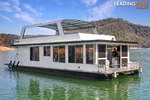 Sarong Houseboat Holiday Home on Lake Eildon - photo 4 of 30