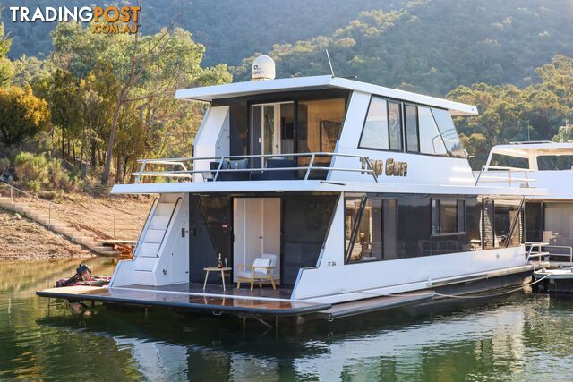 Top Gun Houseboat Holiday Home on Lake Eildon