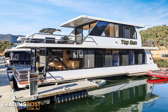 Top Gun Houseboat Holiday Home on Lake Eildon