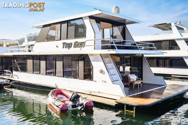 Top Gun Houseboat Holiday Home on Lake Eildon