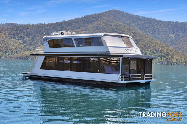 Suits Me Houseboat Holiday Home on Lake Eildon