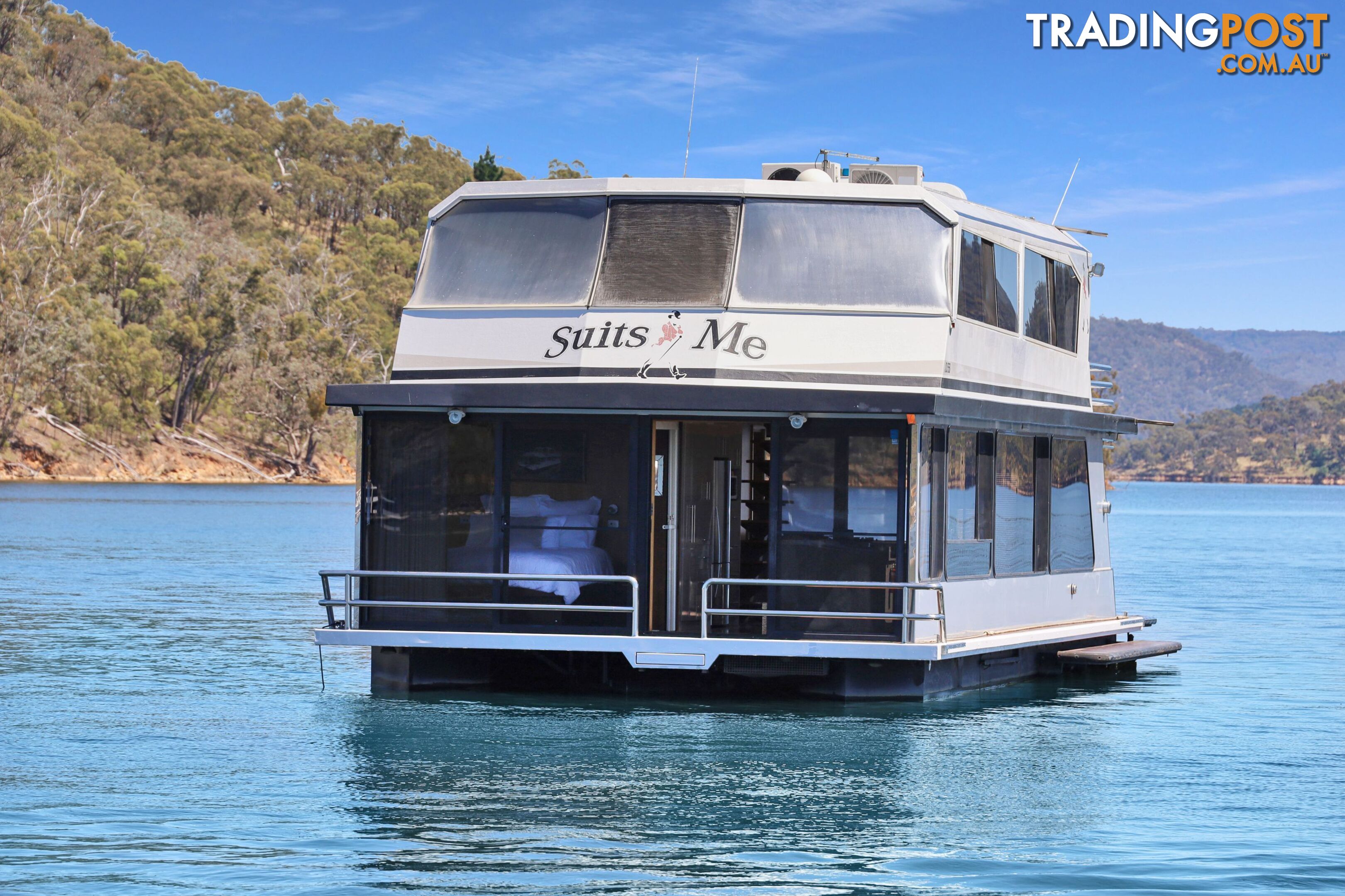 Suits Me Houseboat Holiday Home on Lake Eildon