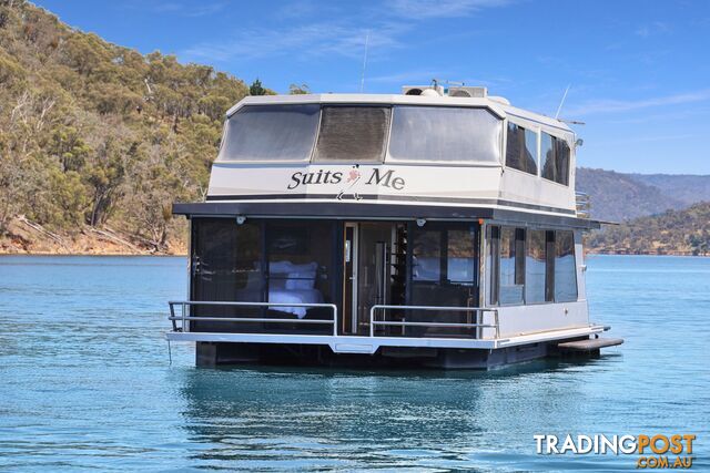 Suits Me Houseboat Holiday Home on Lake Eildon