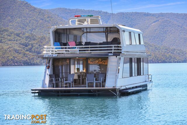 Suits Me Houseboat Holiday Home on Lake Eildon