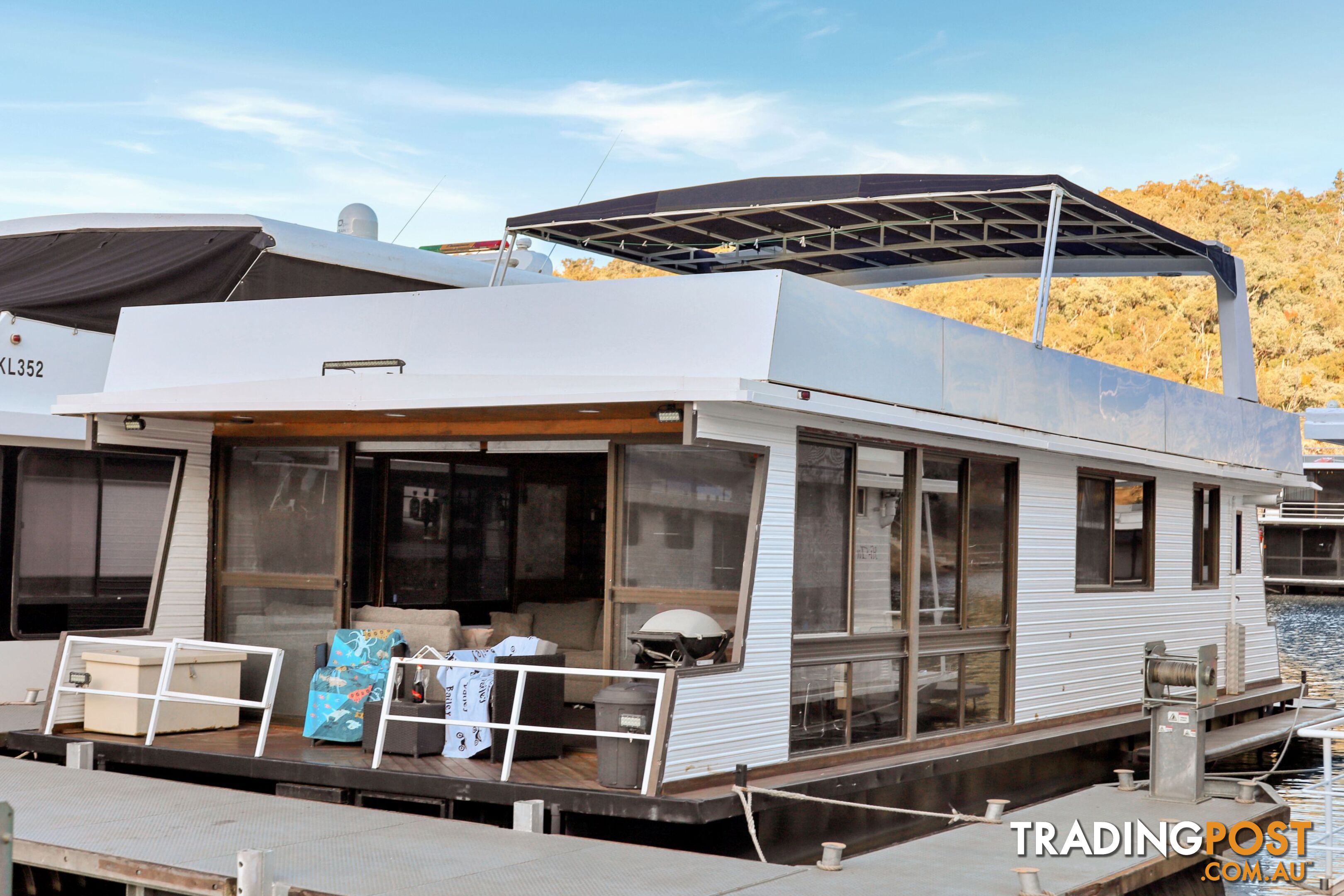 Charisma Houseboat Holiday Home at Lake Eildon