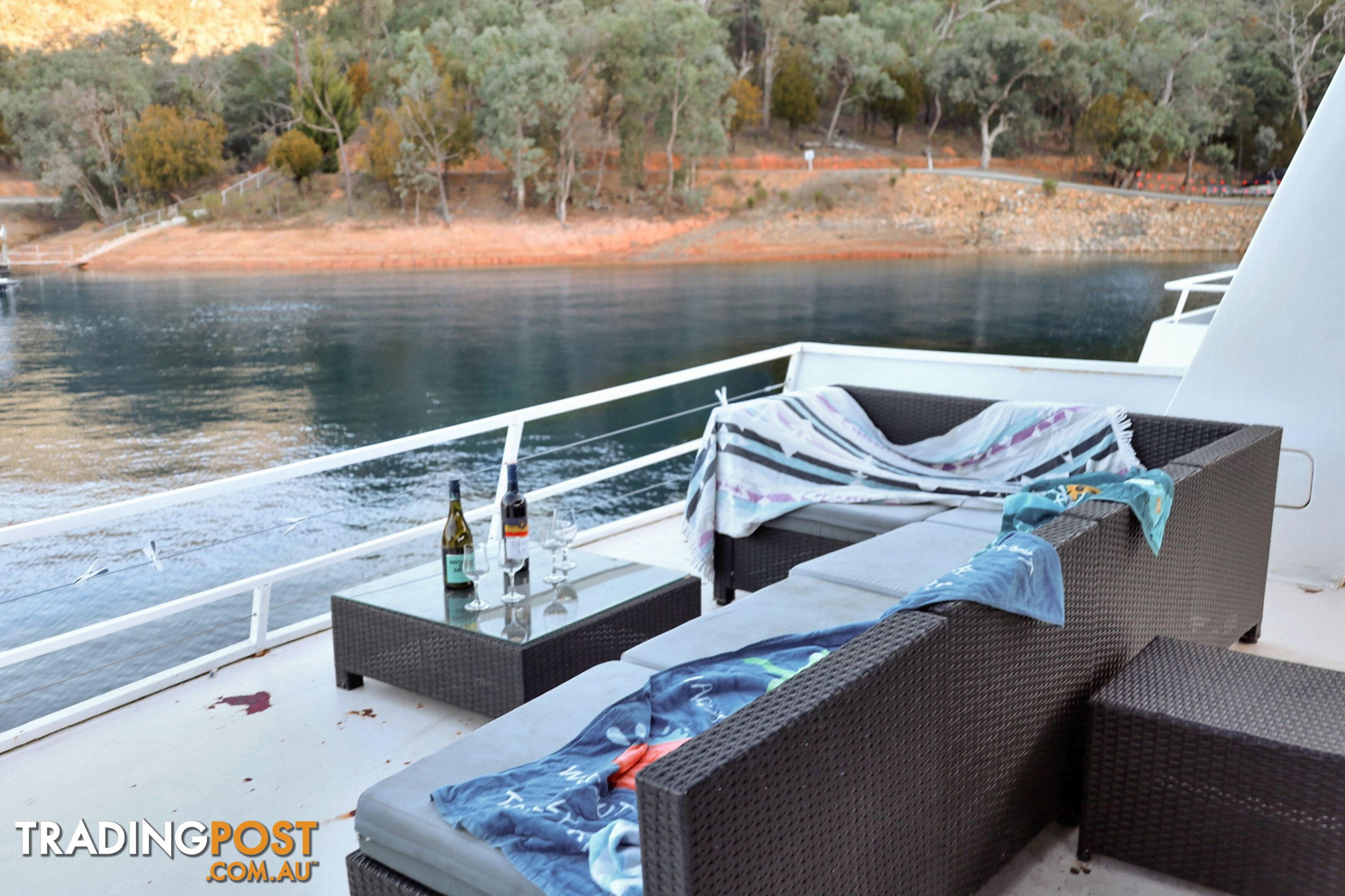 Charisma Houseboat Holiday Home at Lake Eildon