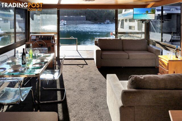 Charisma Houseboat Holiday Home at Lake Eildon