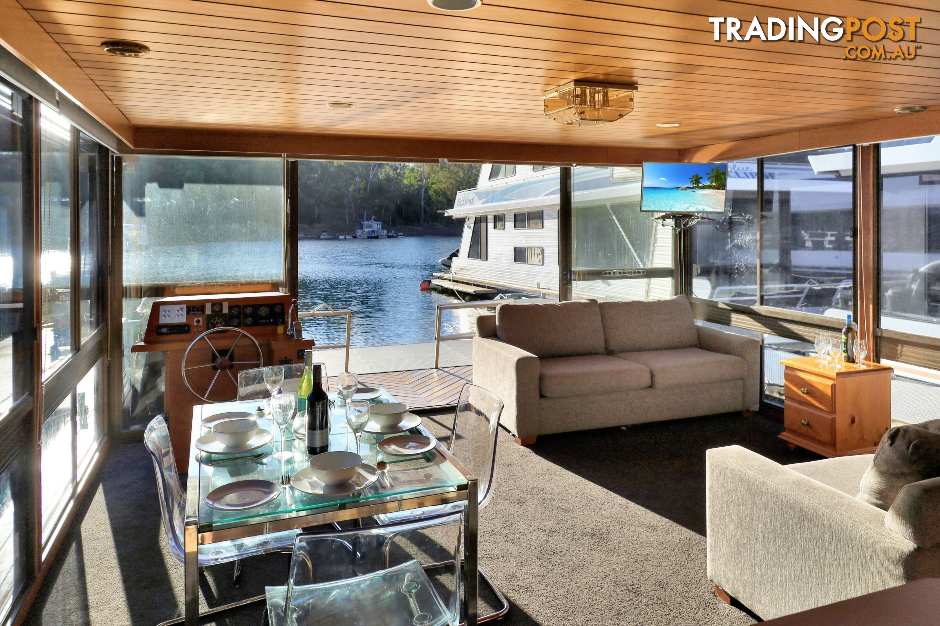 Charisma Houseboat Holiday Home at Lake Eildon