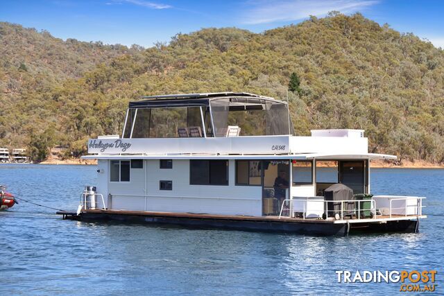 Halycon Daze Houseboat Holiday Home @ Lake Eildon