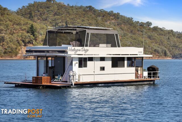 Halycon Daze Houseboat Holiday Home @ Lake Eildon