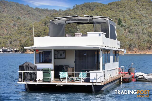 Halycon Daze Houseboat Holiday Home @ Lake Eildon