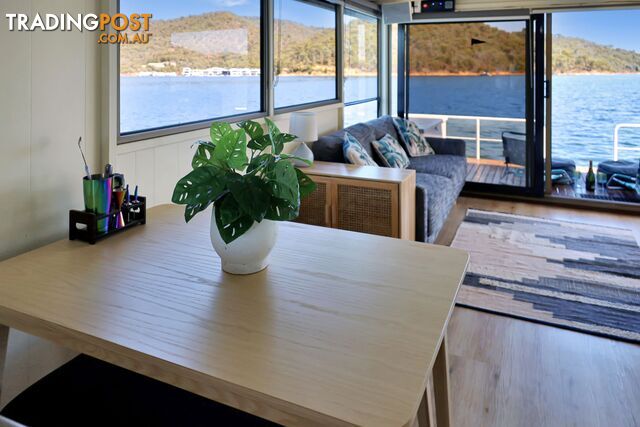 Halycon Daze Houseboat Holiday Home @ Lake Eildon