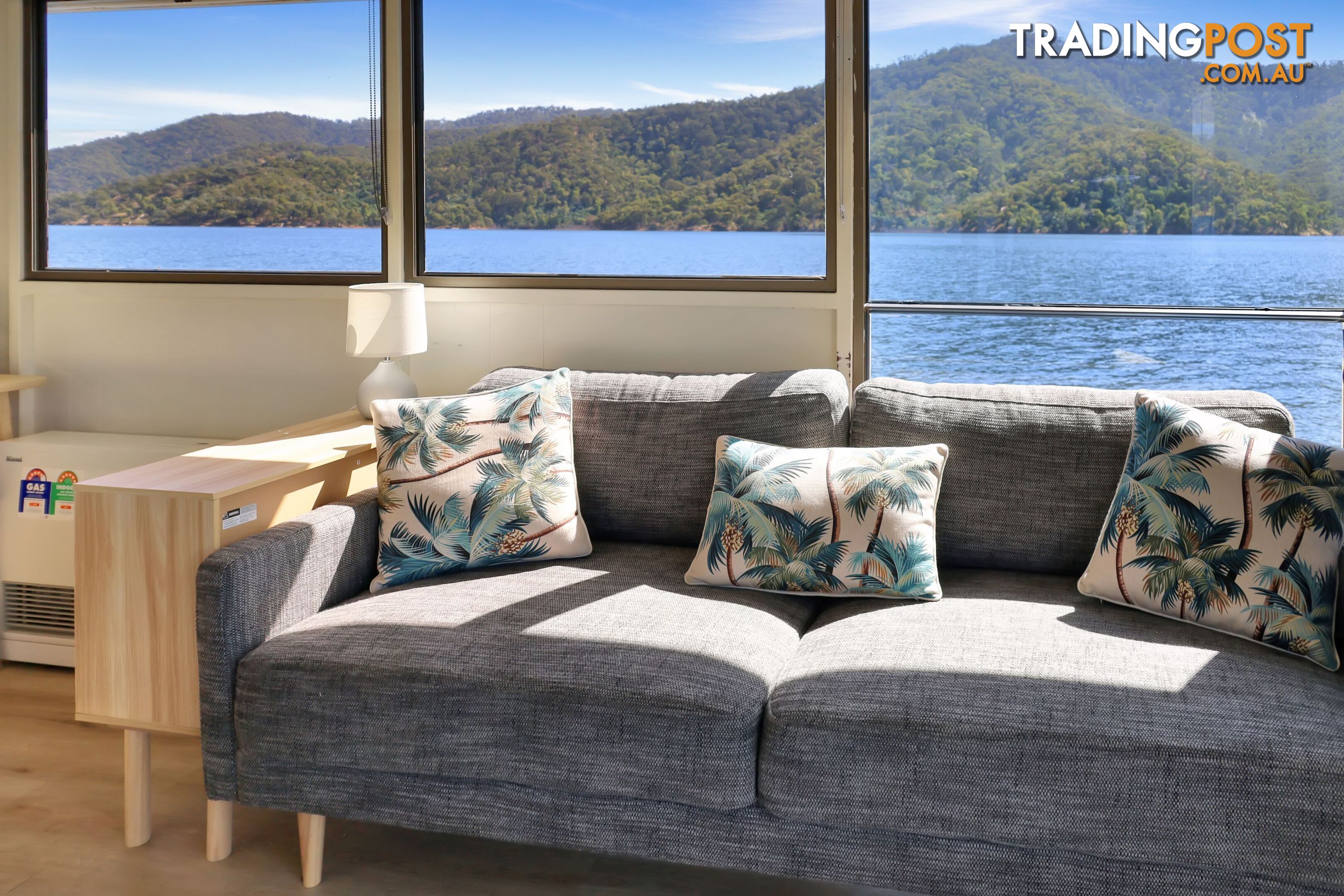 Halycon Daze Houseboat Holiday Home @ Lake Eildon